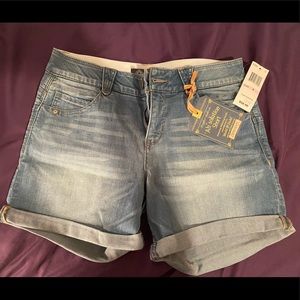 Democracy “Ab” Solution Short Size 6
